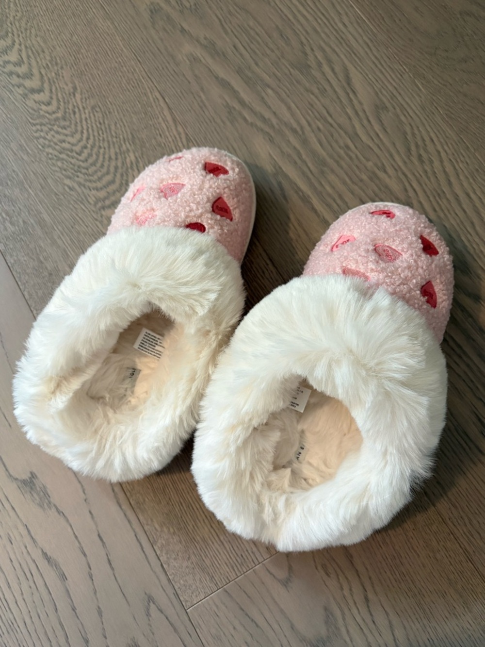 AE Candy Hearts Scuff Slipper - Picture 4 of 8
